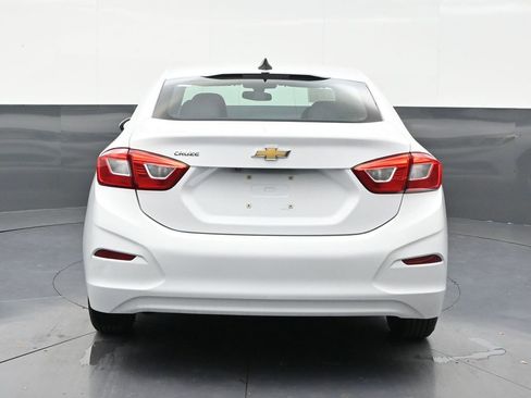 Used 2017 Chevrolet Cruze LS FWD image 4