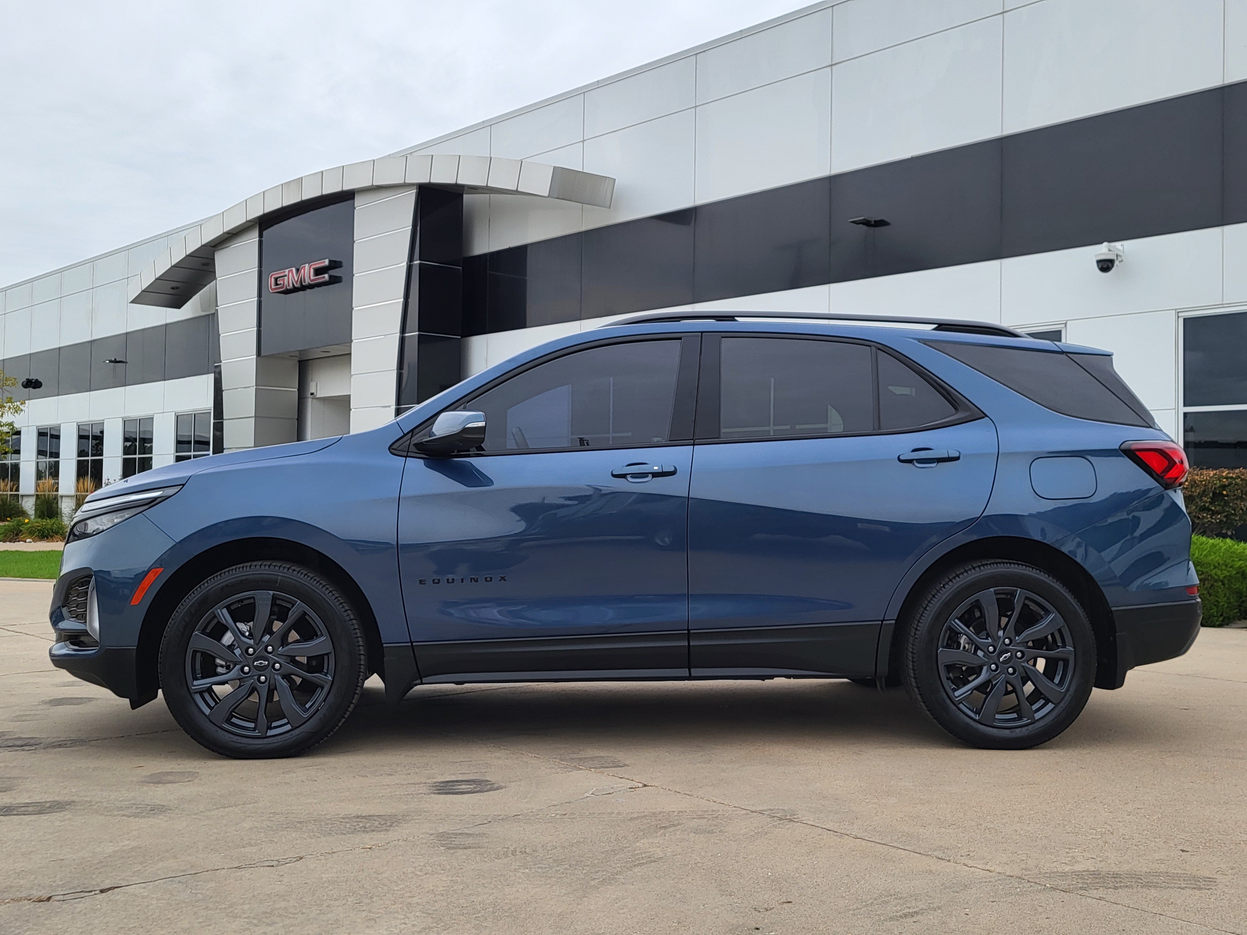 Used 2024 Chevrolet Equinox RS AWD/4WD image 4