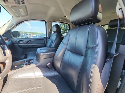 Used 2009 Chevrolet Tahoe LT w/ Luxury Package AWD/4WD image 18
