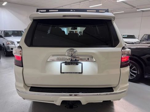 Used 2016 Toyota 4Runner Limited AWD/4WD image 4