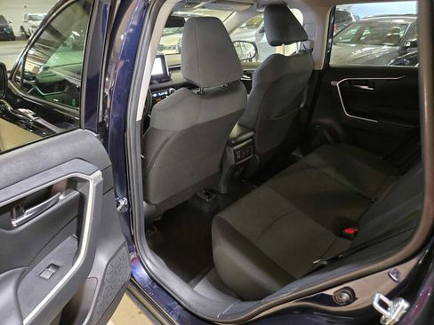 Used 2025 Toyota RAV4 XLE AWD/4WD image 14