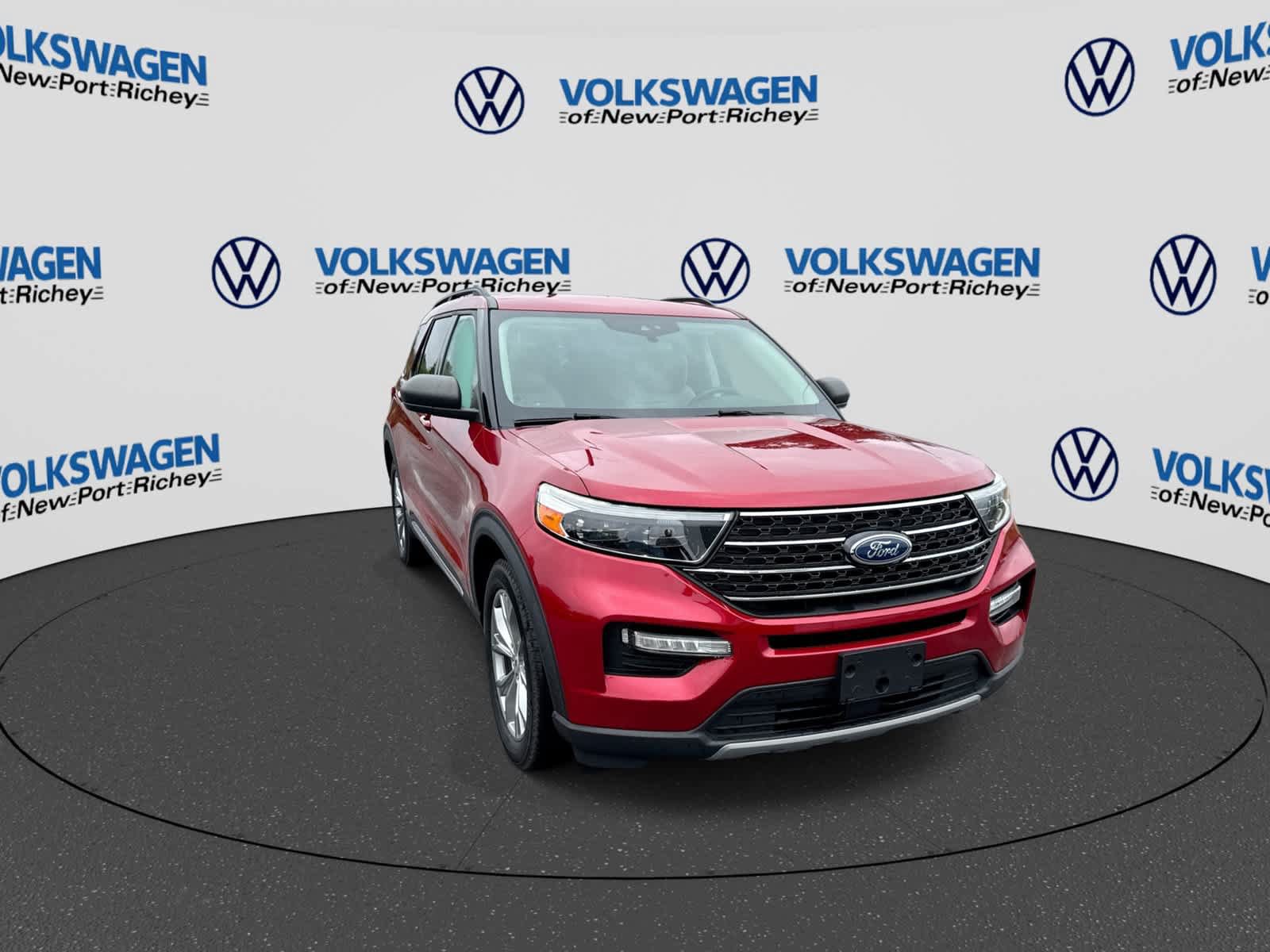 Used 2020 Ford Explorer XLT w/ Equipment Group 202A RWD image 16