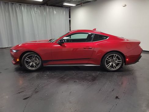 Used 2024 Ford Mustang Coupe image 5