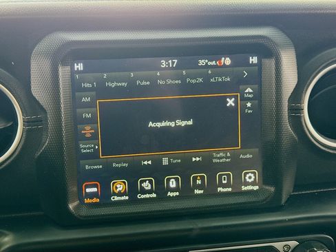 Used 2023 Jeep Wrangler Unlimited Sahara w/ Cold Weather Group image 15