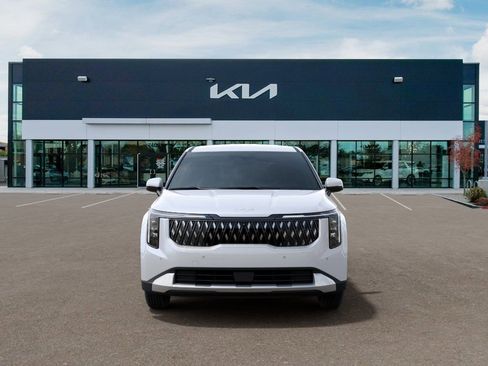 New 2026 Kia Carnival FWD image 2
