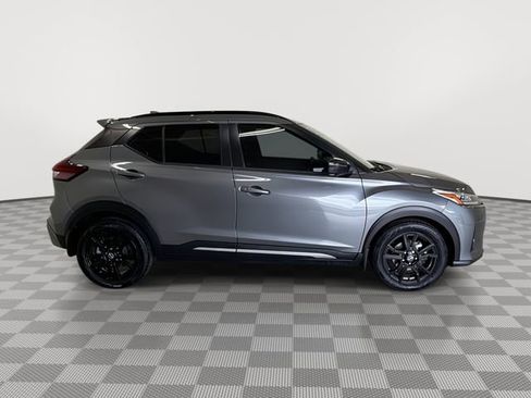 Used 2023 Nissan Kicks SR FWD image 12