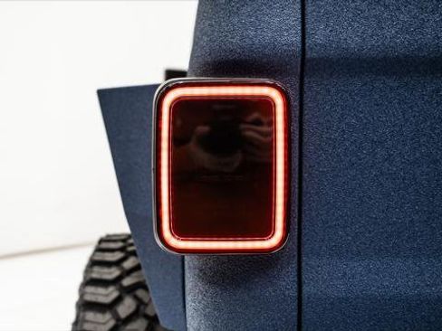 Used 2025 Jeep Gladiator Sport AWD/4WD image 13