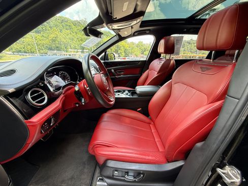 Used 2018 Bentley Bentayga AWD/4WD image 6