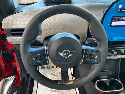 Used 2025 MINI Cooper 2-Door Hardtop FWD image 22