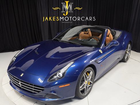 Used 2017 Ferrari California T RWD image 19
