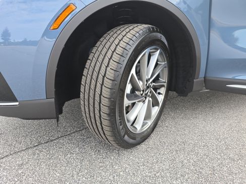 New 2026 Lincoln Corsair Premiere image 32