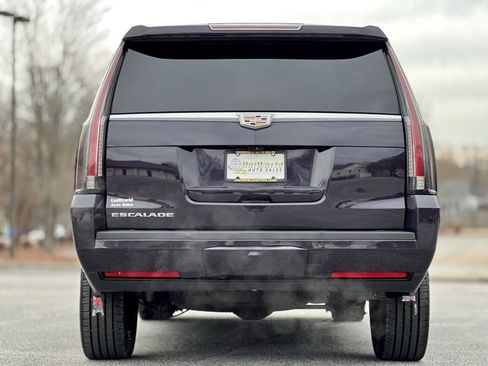 Used 2018 Cadillac Escalade ESV Luxury image 6