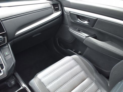 Used 2019 Honda CR-V LX image 17