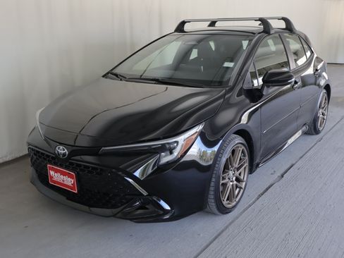 Used 2025 Toyota Corolla Hatchback w/ SE Package FWD image 22