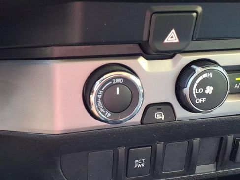 Used 2023 Toyota Tacoma SR AWD/4WD image 8