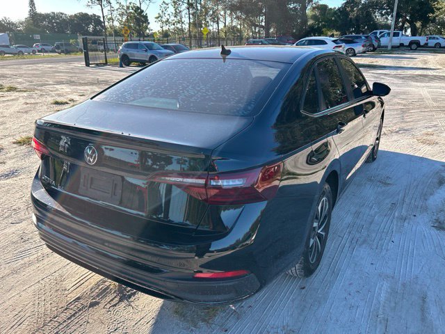 Used 2023 Volkswagen Jetta S FWD image 4