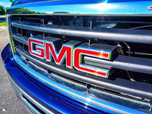 Used 2011 GMC Sierra 1500 SLE w/ SLE Preferred Package image 9