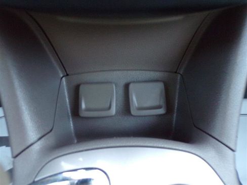 Used 2017 Chevrolet Cruze LT image 30