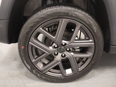 New 2026 Jeep Compass Latitude AWD/4WD image 24