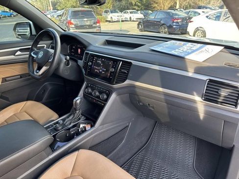 Used 2023 Volkswagen Atlas Cross Sport SEL Premium R-Line image 18