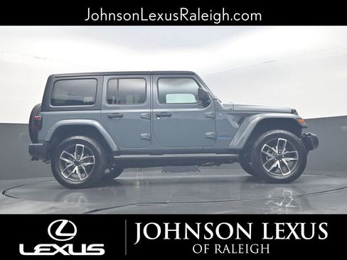 Used 2024 Jeep Wrangler Unlimited w/ Convenience Group image 20