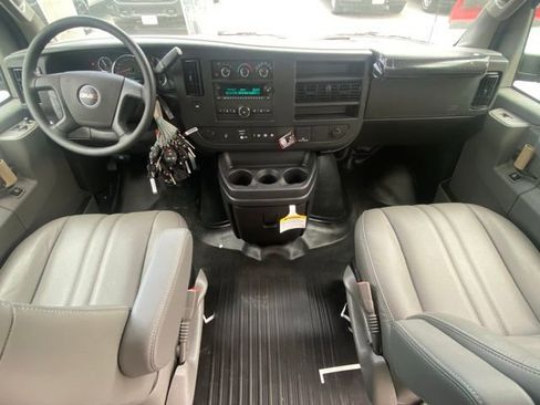 New 2025 GMC Savana 3500 Extended w/ Driver Convenience Package image 31