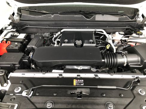 Used 2025 Chevrolet Colorado Z71 w/ Technology Package image 3