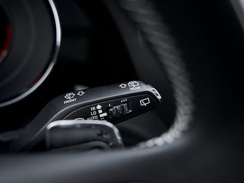 Used 2023 Bentley Bentayga Extended Wheelbase AWD/4WD image 65