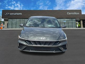 Used 2025 Hyundai Elantra SE video 2