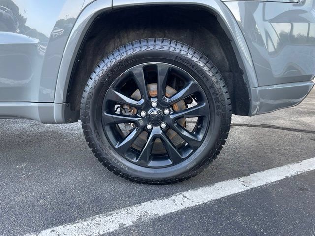 Used 2020 Jeep Grand Cherokee Altitude AWD/4WD image 34