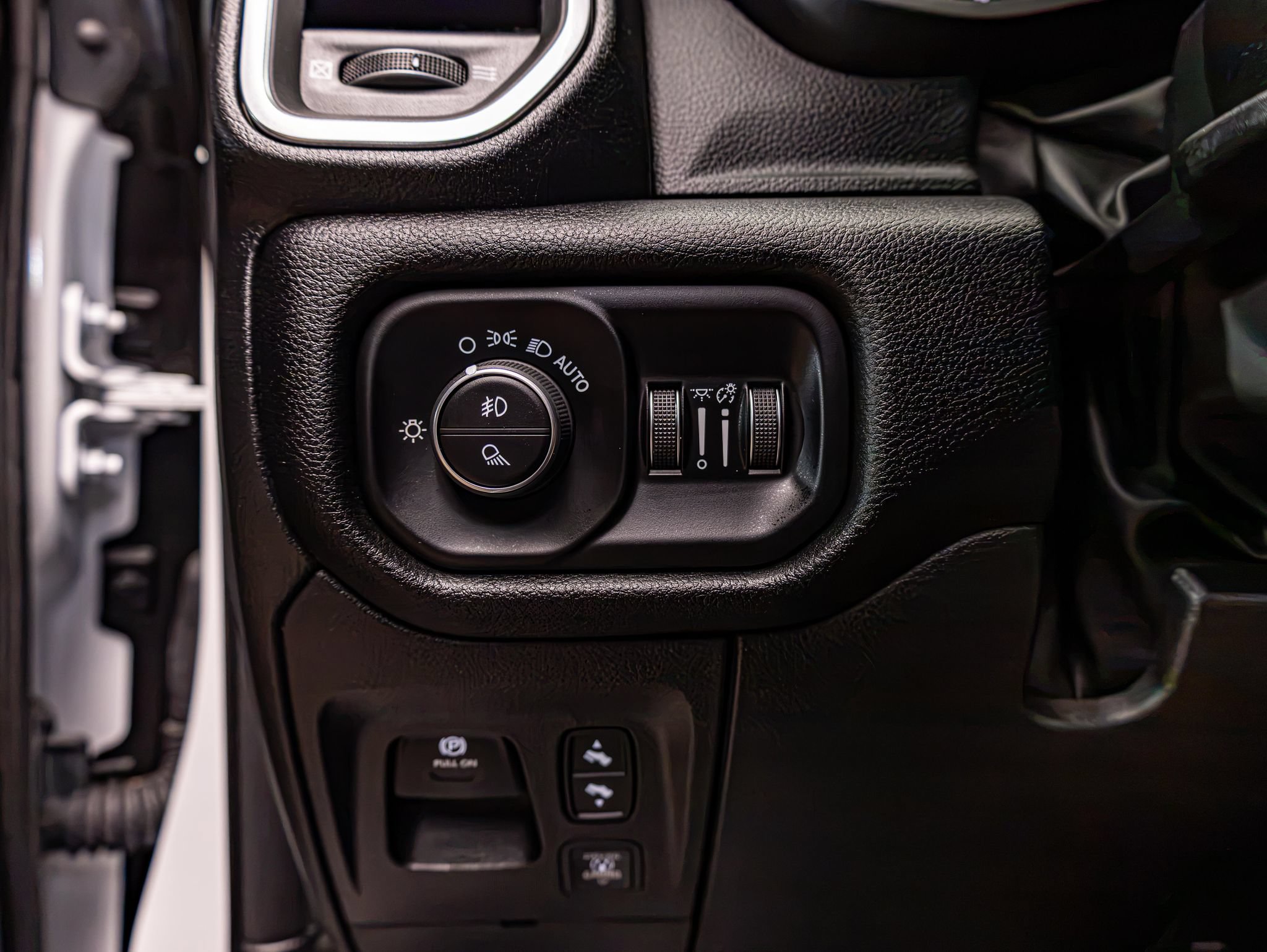 Used 2026 RAM 1500 Laramie w/ Night Edition AWD/4WD image 21