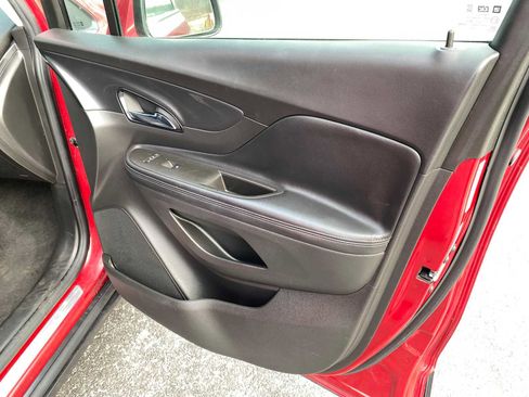 Used 2019 Buick Encore Sport Touring image 31