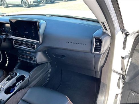 Used 2025 Ford Bronco Sport Outer Banks AWD/4WD image 12