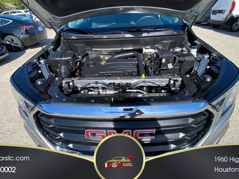 Used 2024 GMC Terrain SLE image 32
