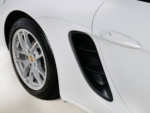 Used 2018 Porsche 718 Cayman image 26