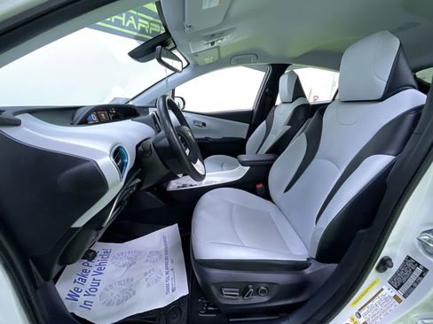 Used 2018 Toyota Prius Prime Advanced image 17