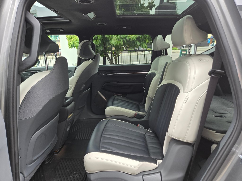 Used 2024 Kia EV9 GT-Line AWD/4WD image 15