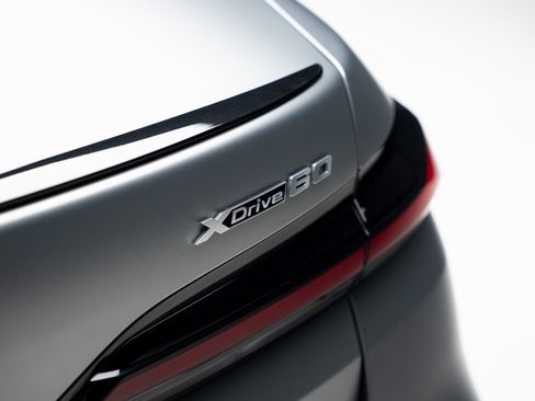 Used 2023 BMW i7 xDrive60 image 30