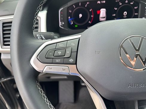 Used 2022 Volkswagen Atlas SE image 30