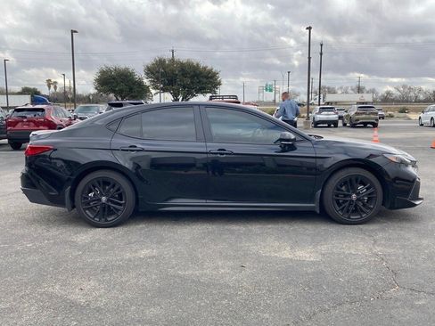 Certified 2025 Toyota Camry SE w/ Convenience Package image 3