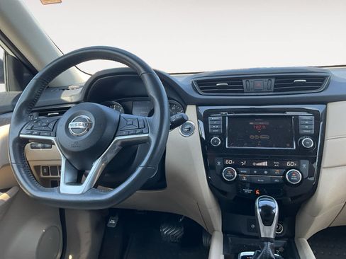 Used 2018 Nissan Rogue SV AWD/4WD image 10