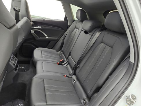 Used 2025 Audi Q5 Premium Plus w/ Premium Plus AWD/4WD image 16