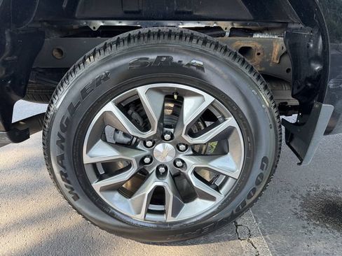 Used 2024 Chevrolet Silverado 1500 LT AWD/4WD image 41