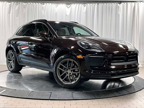 Used 2025 Porsche Macan image 12