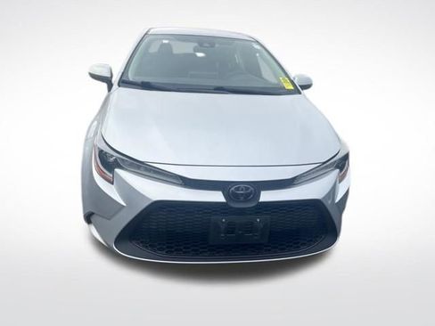 Used 2020 Toyota Corolla LE image 2
