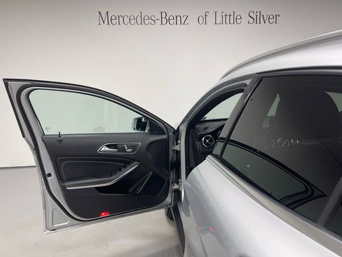 Used 2019 Mercedes-Benz GLA 250 4MATIC image 17