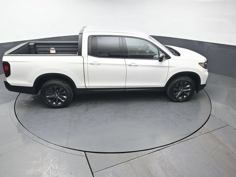 Used 2025 Honda Ridgeline Sport image 40