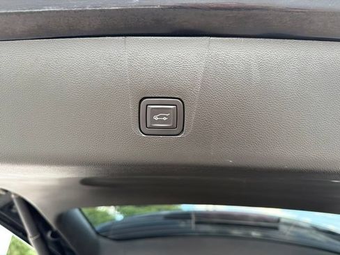 Certified 2023 Chevrolet Traverse LT AWD/4WD image 15