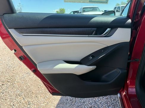 Used 2021 Honda Accord Touring image 25