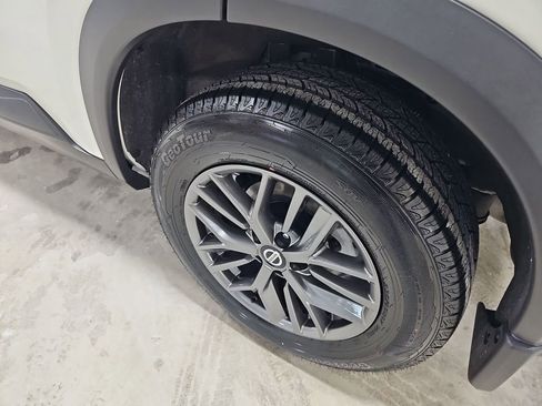 Used 2021 Nissan Rogue S image 23